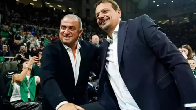 Panathinaikos – Kızılyıldız maçında Fatih Terim ile Ergin Ataman kucaklaştı…