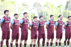 trabzonspor-u-19-ayakta-alkislandi-xa4mvNAO.jpg