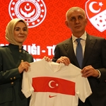 aile-ve-sosyal-hizmetler-bakanligi-ile-tff-arasinda-protokol-imzalandi-lNl48A8g.jpg