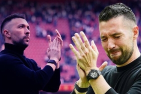 ajaxta-francesco-farioli-depremi-9-puanda-farktan-sampiyonlugu-verince-kovuldu-zpGlnYtv.jpg