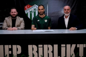 alperen-babacan-bursaspora-imzayi-atti-gUPhmTe5.jpg