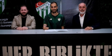 alperen-babacan-bursaspora-imzayi-atti-gUPhmTe5.jpg