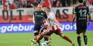 antalyaspor-konyasporun-serisini-bitirdi-LrCyAPuu.jpg