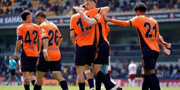 basaksehir-avrupa-icin-sahaya-cikacak-TMFt8hea.jpg