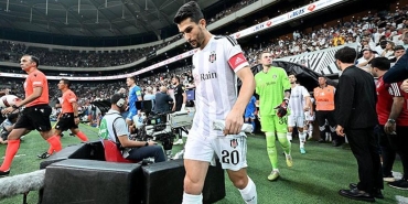 besiktasin-tecrubeli-futbolcusu-necip-uysal-geri-dondu-H3CzdUrQ.jpg