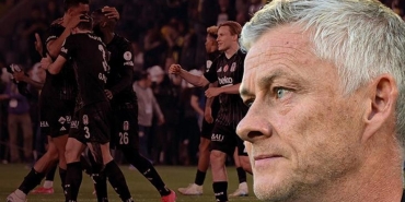 besiktasta-ole-gunnar-solskjaer-tarih-yazdi-jose-mourinhoyu-solladi-20-sene-sonra-aLiOW7kU.jpg