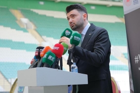 bursaspor-baskani-enes-celik-yeni-sezon-bambaska-olacak-9iKblFDN.jpg