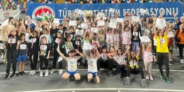cocuklar-atakoyde-atletizmle-bulustu-sporla-dolu-bir-gun-ysEdcfYH.jpg