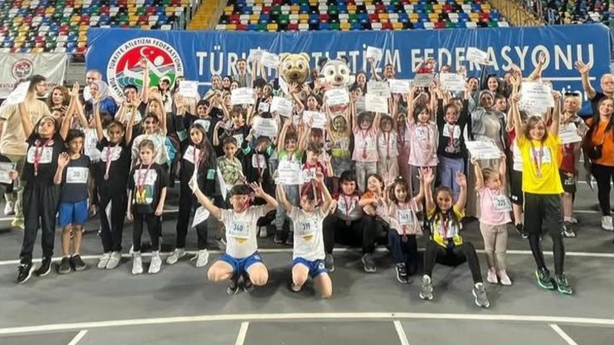 cocuklar-atakoyde-atletizmle-bulustu-sporla-dolu-bir-gun-ysEdcfYH.jpg