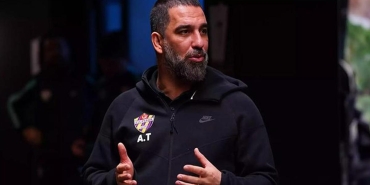 eyupsporda-arda-turan-imzayi-atiyor-fD2HJuyX.jpg