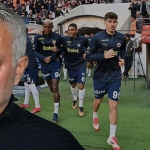 fenerbahcede-buyuk-kiyim-yildiz-futbolcu-geldigi-gibi-gidiyor-jL13jcdE.jpg