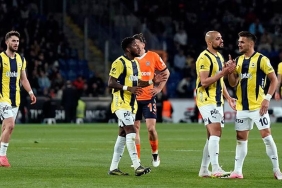 fenerbahcede-dusan-tadic-taliscanin-uzerine-yurudu-ortam-gerildi-Q4iuKlRd.jpg