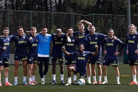 fenerbahcede-ic-transfer-yildiz-futbolcunun-sozlesmesi-uzatildi-pNm1J6ji.jpg