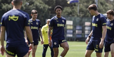 fenerbahcede-jayden-oosterwolde-yeni-sezona-hazirlaniyor-9AXCgnQ5.jpg