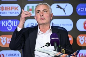 fenerbahcede-jose-mourinho-bilmecesi-buyuyor-cevaplari-sok-etmisti-gelecek-sezonki-yol-haritasi-aM63zPKe.jpg