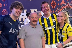 fenerbahceli-fenomenlerden-mustafa-varank-ile-galibiyet-pozu-eYr18Oi5.jpg