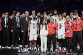 galatasaray-erkek-basketbol-takimi-yurda-dondu-P5D9jAzl.jpg