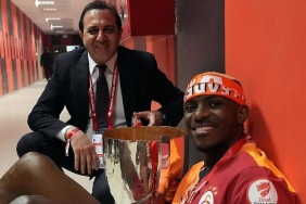 galatasarayda-abdullah-kavukcu-osimhen-icin-isbasinda-T4ajejK7.jpg