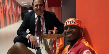 galatasarayda-abdullah-kavukcu-osimhen-icin-isbasinda-T4ajejK7.jpg