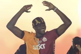 galatasarayda-osimhen-calismalari-suruyor-kalmasi-konusunda-yeni-gelisme-HmqXuI4x.jpg