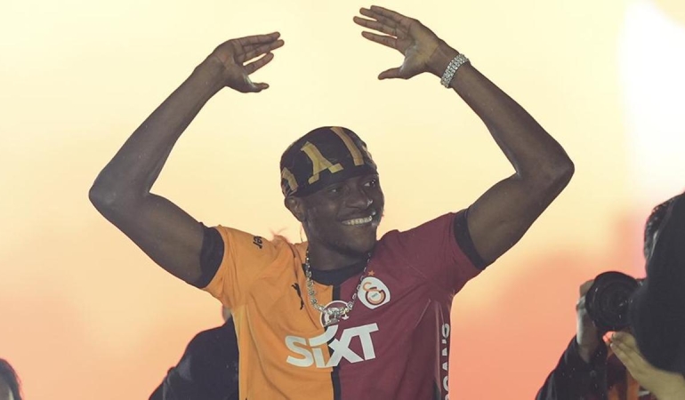 galatasarayda-osimhen-calismalari-suruyor-kalmasi-konusunda-yeni-gelisme-HmqXuI4x.jpg