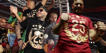 galatasaraydan-2000li-yillara-damga-devleri-solladi-HQbG5DBu.jpg