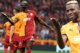 galatasaraydan-olasi-sampiyonluk-kutlamalarinda-osimhen-surprizi-ikna-plani-devrede-FybJIxvs.jpg