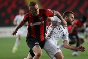 gaziantep-fk-ustunlugunu-koruyamadi-nefes-kesen-macta-kazanan-cikmadi-gaziantep-fk-kasimpasa-wG2BLLrf.jpg