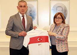 gaziantep-tff-baskani-haciosmanogluna-fahri-hemserilik-payesi-verdi-nYQrGhud.jpg