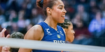 goztepe-kadin-voleybol-takimi-atkinsoni-transfer-etti-R4QEU2P4.jpg