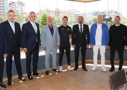 haciosmanoglu-ve-otyakmaz-hasan-cavusogluna-taziye-ziyaretinde-bulundu-OIFVyspB.jpg