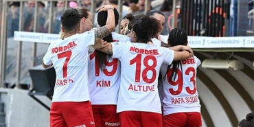 kadin-futbol-super-liginde-sampiyon-abb-fomget-LKqcBr2j.jpg