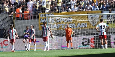 karsiyaka-2lig-sansini-eliyle-itti-y6T7QmIz.jpg
