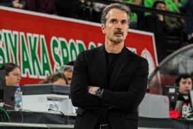karsiyaka-basketbol-ahmet-caki-oyuncularinin-mucadelesinden-memnun-lcxYke6L.jpg