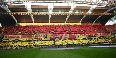 kayserispor-antalyaspor-macinda-anneler-gunu-surprizi-YMtqstLa.jpg