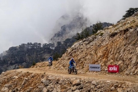 kemerde-adventure-motosiklet-yarislari-basliyor-wBRrtABC.jpg