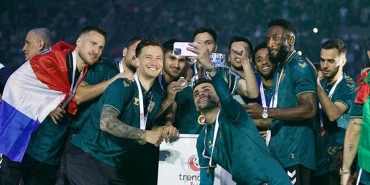 kocaelispor-sampiyonluk-kupasini-aldi-VmUMfwpa.jpg