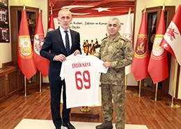 lider-haciosmanoglundan-5-zirhli-tugay-komutanligi-ve-gaziantep-fkya-ziyaret-JNlHHw7y.jpg