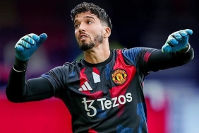 manchester-united-west-ham-maci-sonrasi-ingilizlerden-altay-bayindir-icin-olay-sozler-sozde-savunma-kalkani-L1QCwq4D.jpg