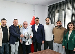 nesine-2-lige-yukselen-aliaga-futbol-as-kupasini-aldi-JLZSeYa2.jpg
