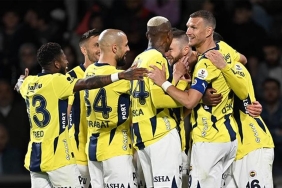 ozet-fenerbahce-3-puani-4-golle-aldi-basaksehir-fenerbahce-maci-sonucu-1-4-aULGTaeO.jpg