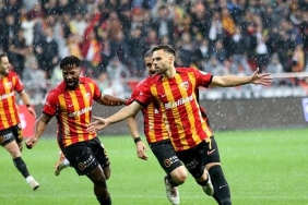 ozet-miguel-cardoso-hat-trick-yapti-kayserispor-rahatladi-mac-sonucu-kayserispor-antalyaspor-3-1-WvLmdDFY.jpg