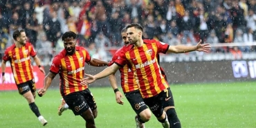 ozet-miguel-cardoso-hat-trick-yapti-kayserispor-rahatladi-mac-sonucu-kayserispor-antalyaspor-3-1-WvLmdDFY.jpg