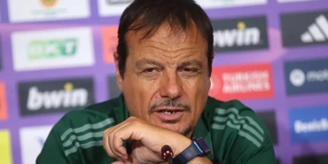 panathinaikosta-fenerbahce-maci-oncesi-ergin-atamani-cildirtan-otobus-krizi-gTCZGfa9.jpg