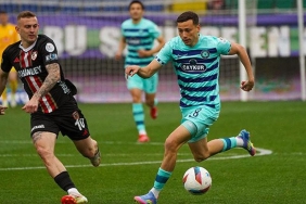 rizespordan-cok-kritik-galibiyet-mac-sonucu-rizespor-gaziantep-fk-2-0-9XkwzfTR.jpg