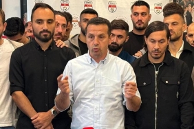 saffet-akyuz-acikladi-yas-sinirinda-geri-adim-yok-HqSTGRmH.jpg