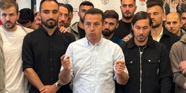 saffet-akyuz-acikladi-yas-sinirinda-geri-adim-yok-HqSTGRmH.jpg