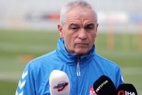 sivassporda-riza-calimbayin-galatasaray-maci-plani-belli-oldu-galibiyet-formulunu-buldu-JVDAmWCM.jpg