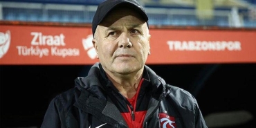 trabzonsporun-eski-teknik-direktoru-sadi-tekelioglunun-annesi-topraga-verildi-p739zHfO.jpg