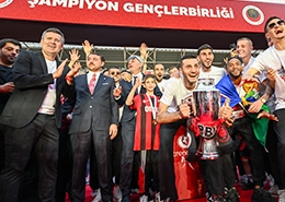 trendyol-harika-lige-yukselen-genclerbirligi-kupasini-aldi-gYXquujt.jpg